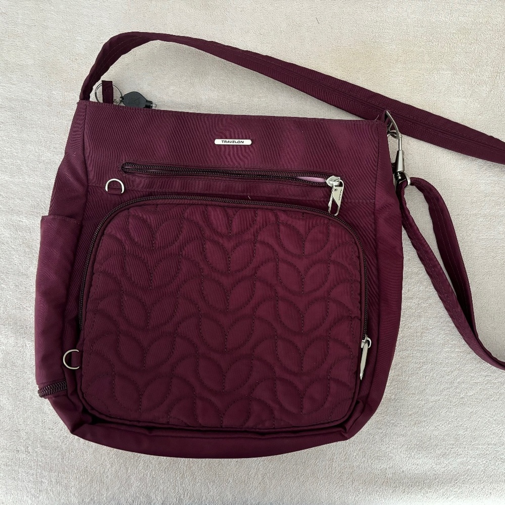 Travelon Anti-theft shoulder bag